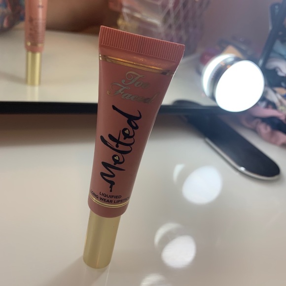 Too Faced Melted Matte - Picture 1 of 2